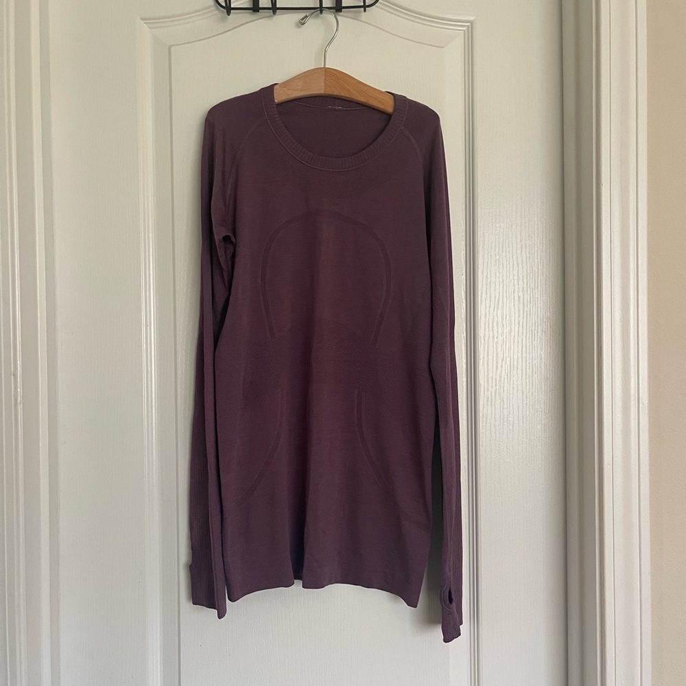 Ladies Lululemon long sleeve swiftly running top